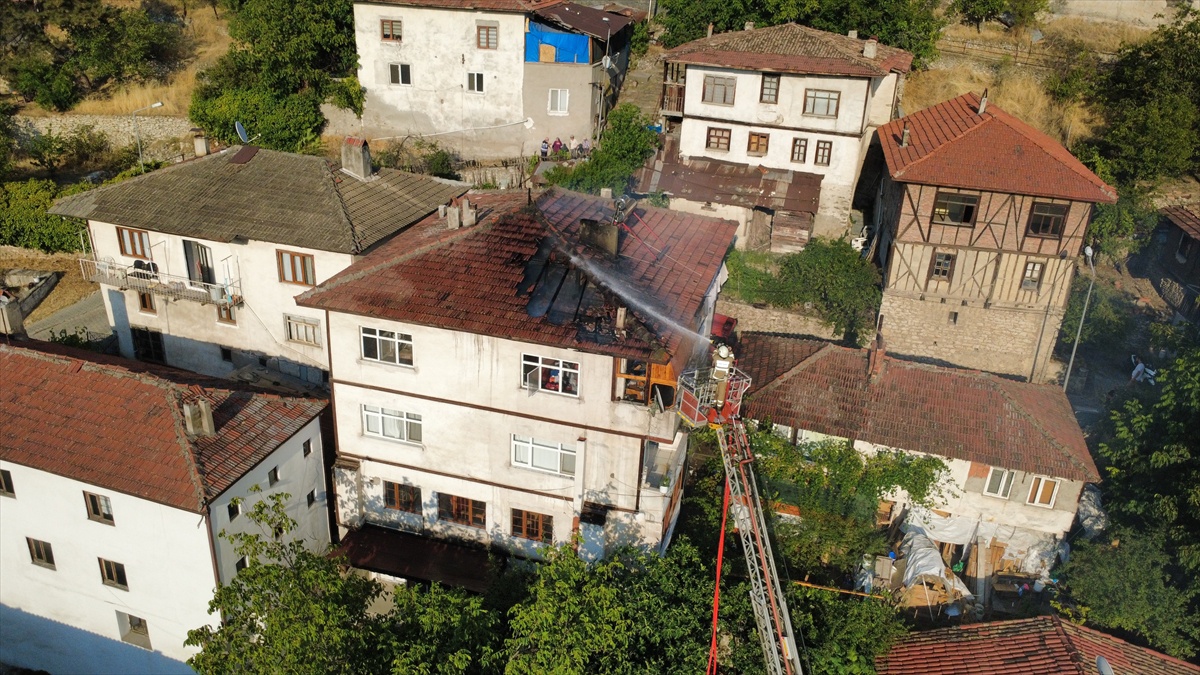 Safranbolu\'da Çatıda Yangın Çıktı