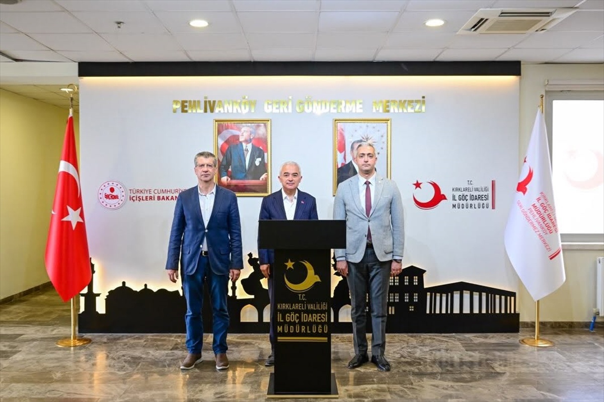 Vali Turan\'dan Göç Merkezine Ziyaret
