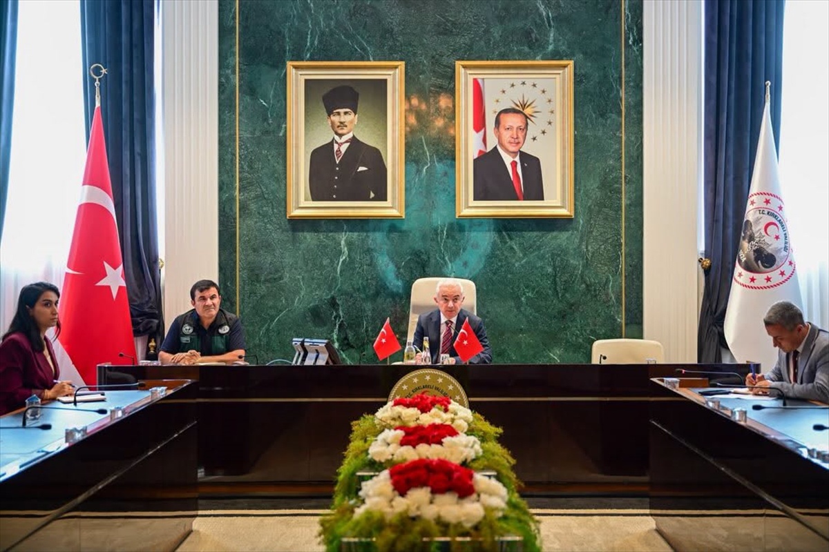 Vali Uğur Turan\'dan Halk Toplantısı