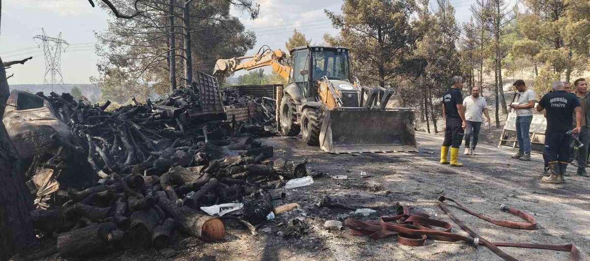 Mersin’de kaza sonrası araçlar alev aldı, yangın ormana sıçradı: 1 ölü, 2 yaralı