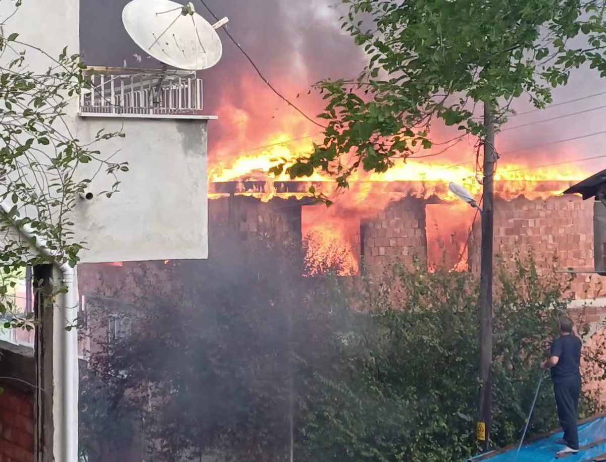 Ordu’da çatı katı yangınında 1 ton fındık küle döndü