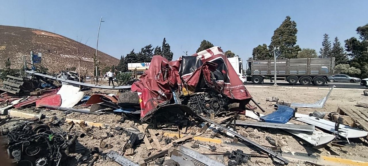 Hatay\'da TIR Kazası: Sürücü Yaralandı