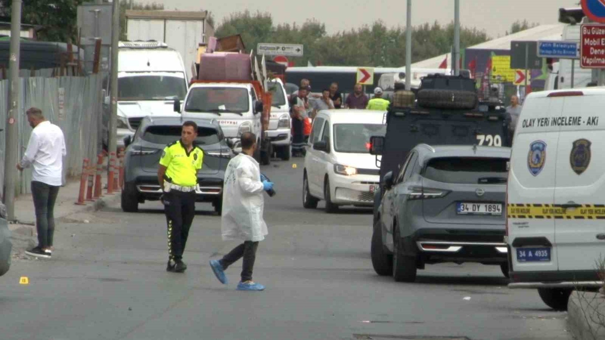 Polis Memuruna Bıçakla Saldıran Şüpheli Vuruldu