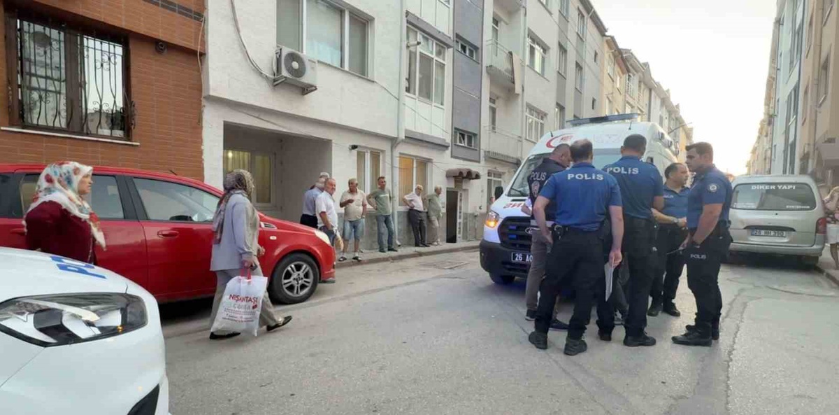 72 Yaşındaki Adam Düşerek Hayatını Kaybetti