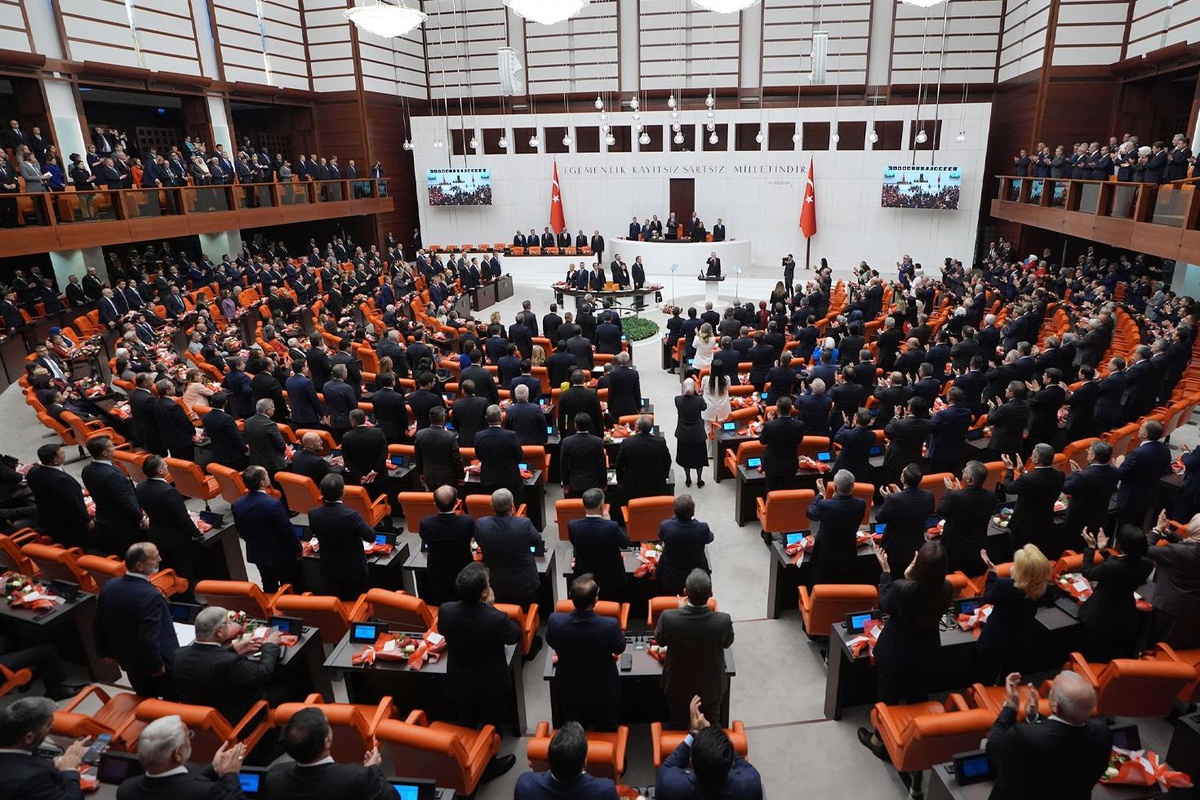 Suça sürüklenen çocuk yasası TBMM\'de kabul edildi