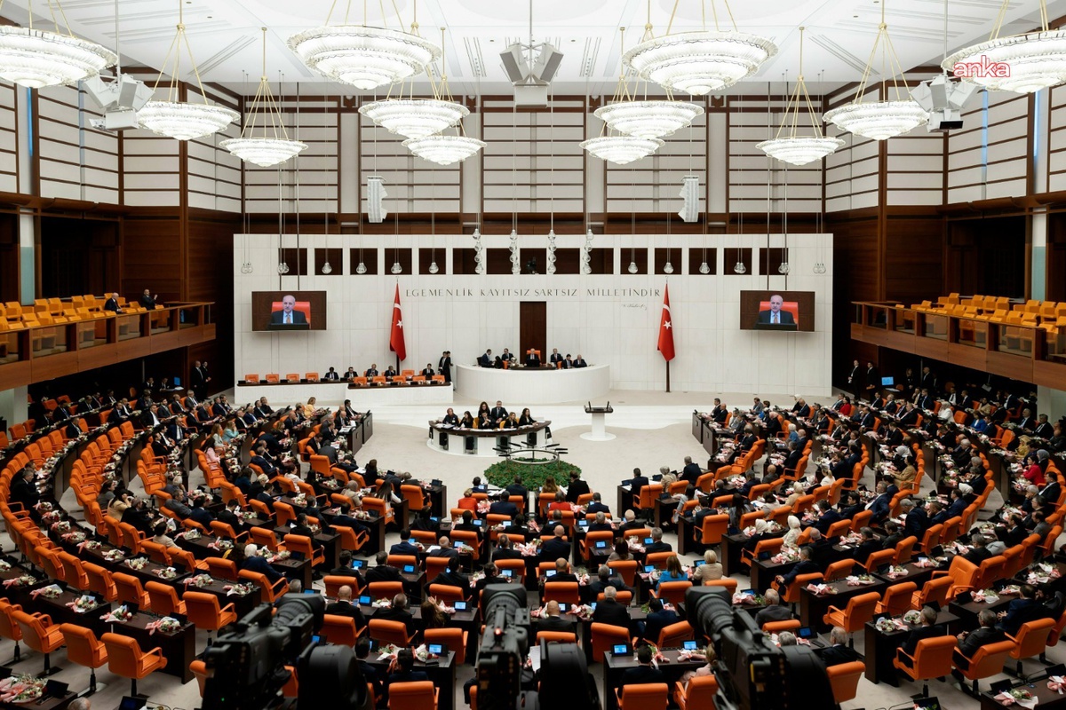 TBMM\'de kritik çerçeve yasa görüşmesi: Meclis tatile hazırlanıyor
