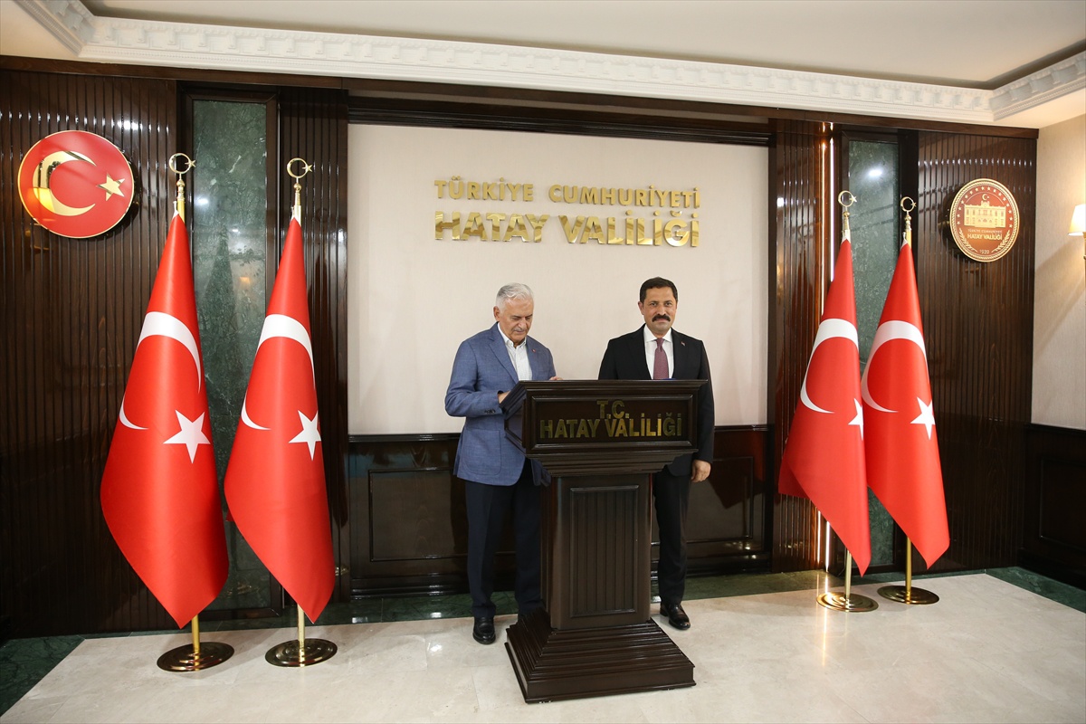 Binali Yıldırım Hatay\'da Ziyaretler Yaptı