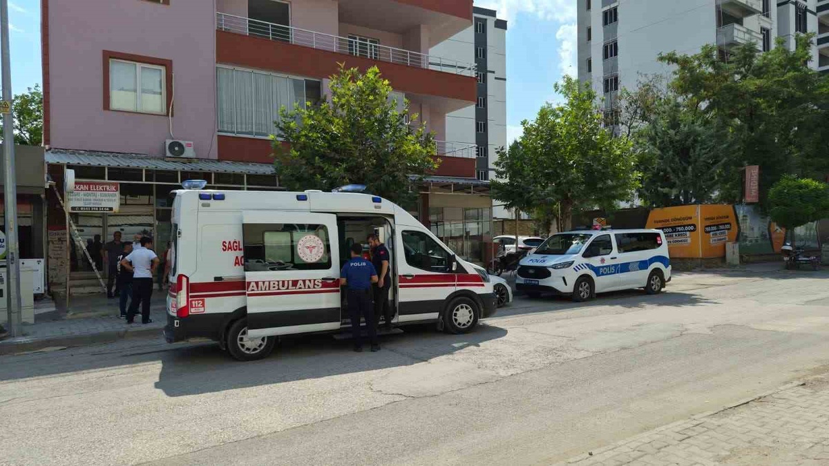 Adıyaman\'da Merdivenden Düşme Kazası