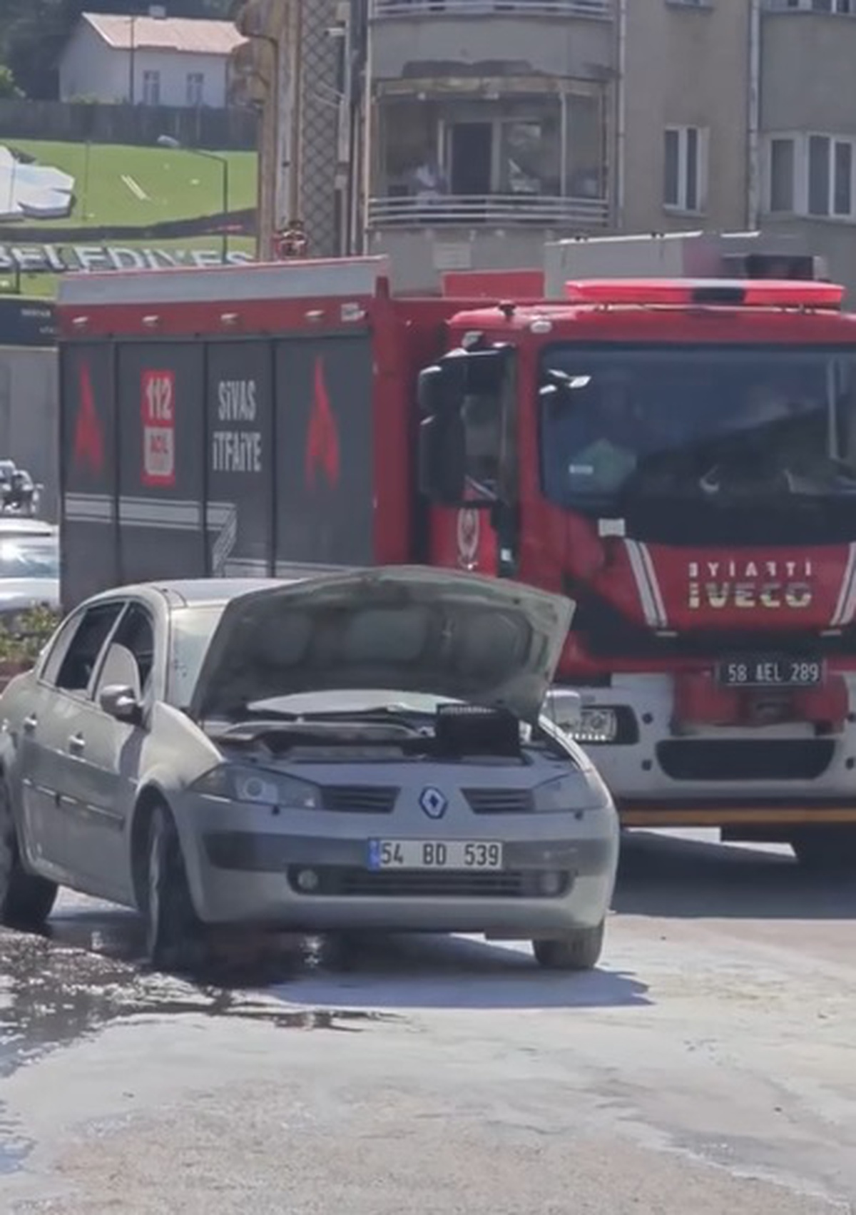 Sivas\'ta Seyir Halindeki Araçta Yangın