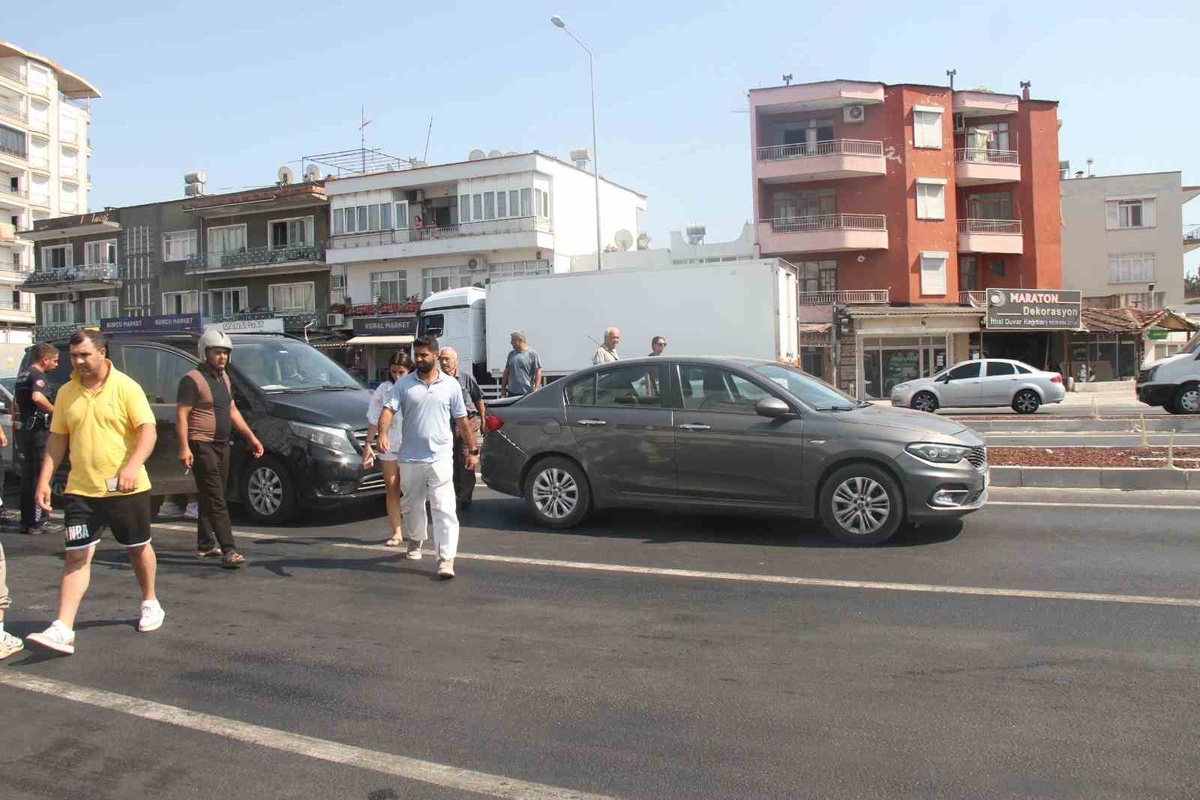 Antalya\'da Zincirleme Kaza: 6 Yaralı