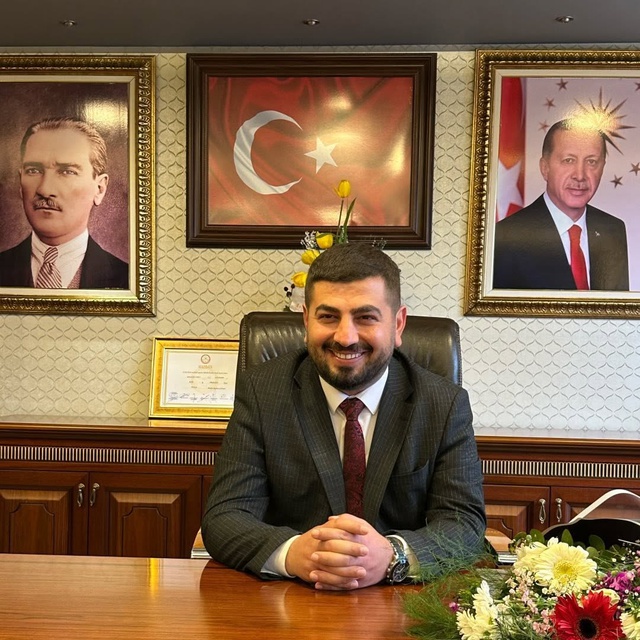 Arı kovanı bakımı yapan belediye başkanı iskeleden düşüp yaralandı