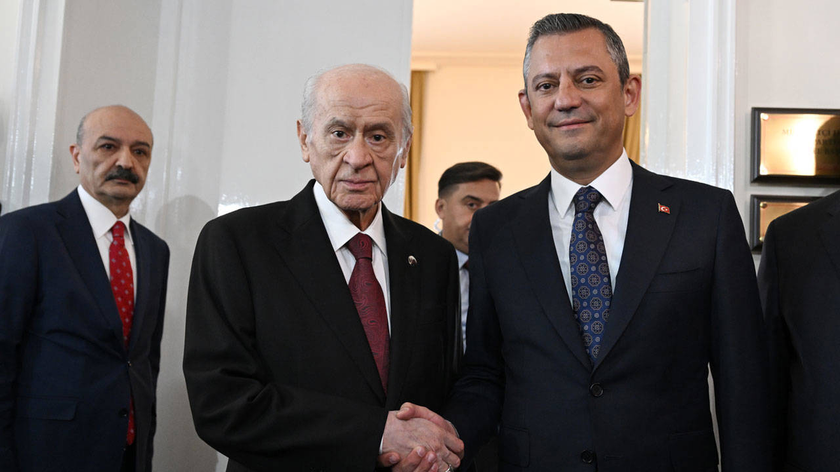 Bahçeli\'den Özgür Özel\'e: Bir gecede 91 milletvekiline nasıl ulaştınız?