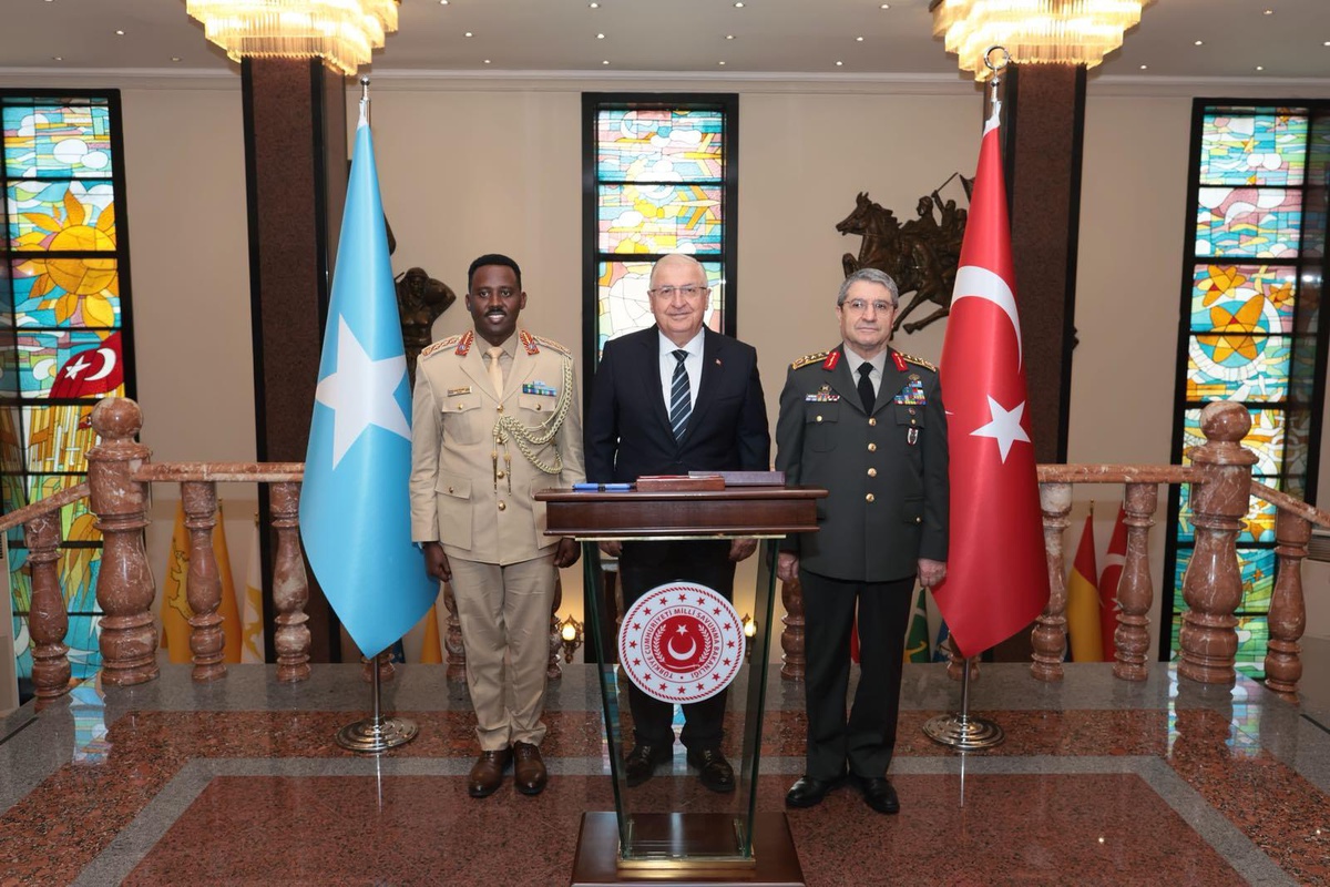 Yaşar Güler, Somali Genelkurmay Başkanı\'nı Kabul Etti