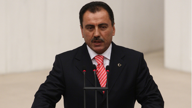Bakan Gürlek, Yazıcıoğlu ailesiyle görüştü: Bu cinayeti çözmek boynumuzun borcu