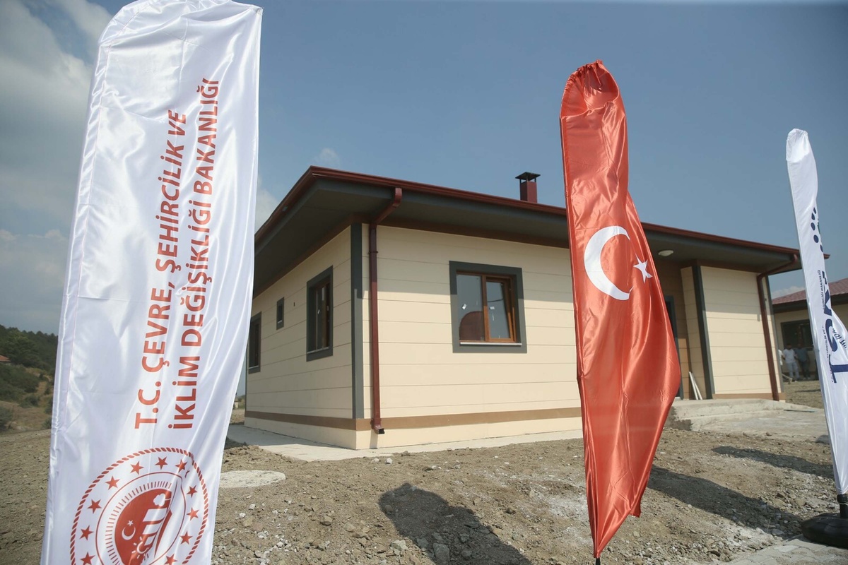 Sındırgı\'da 305 deprem konutu kura ile sahiplerini buldu