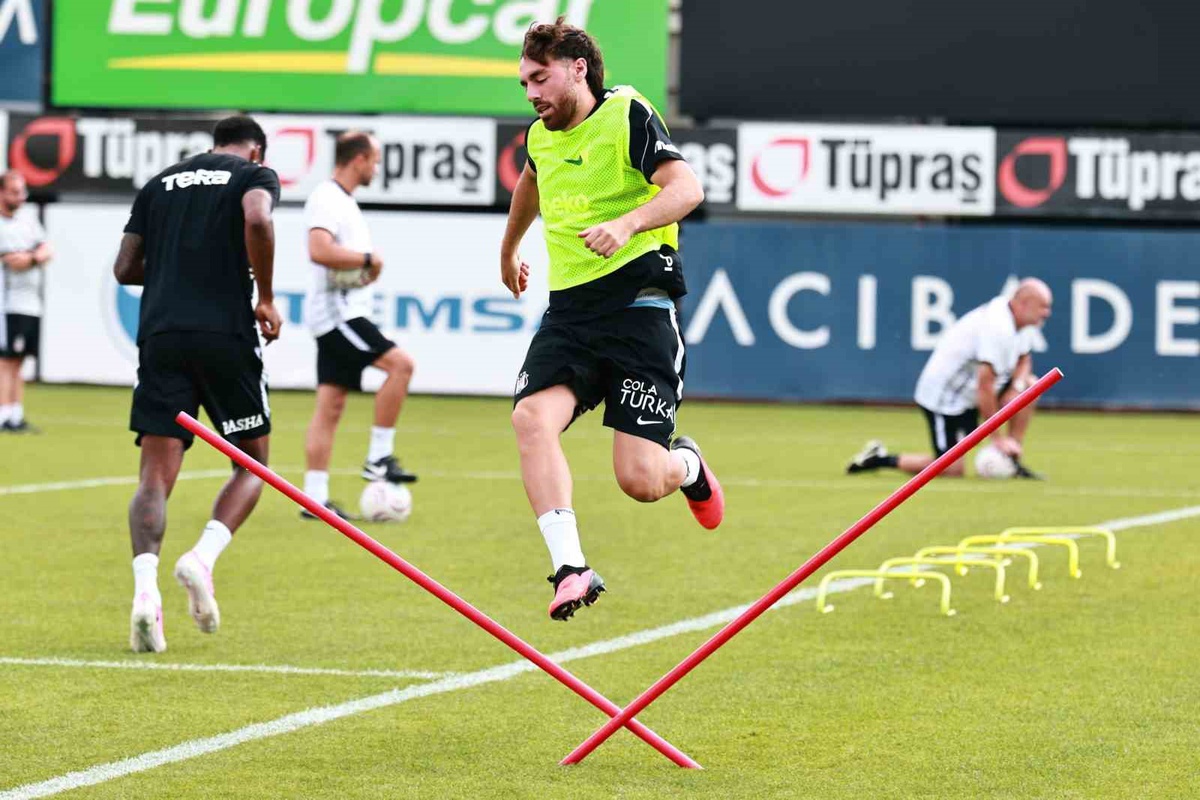 Beşiktaş, Hradec Kralove\'ye Hazırlanıyor