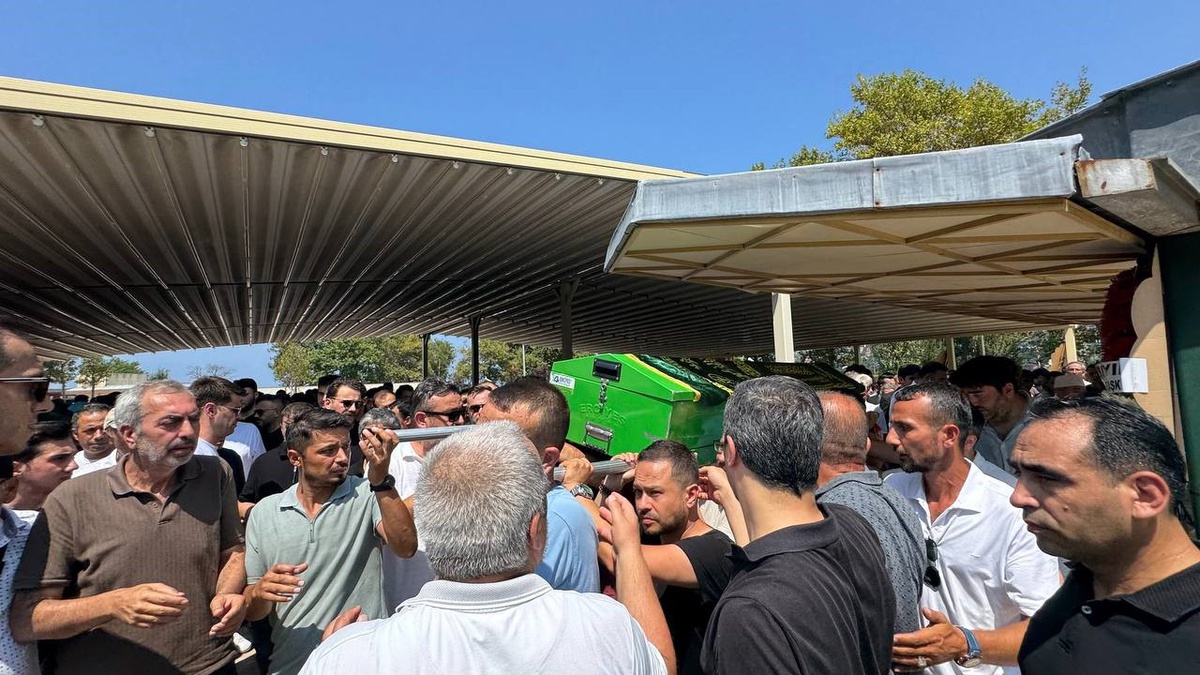 Eski Futbolcu Hakan Ergin\'in Cenazesi