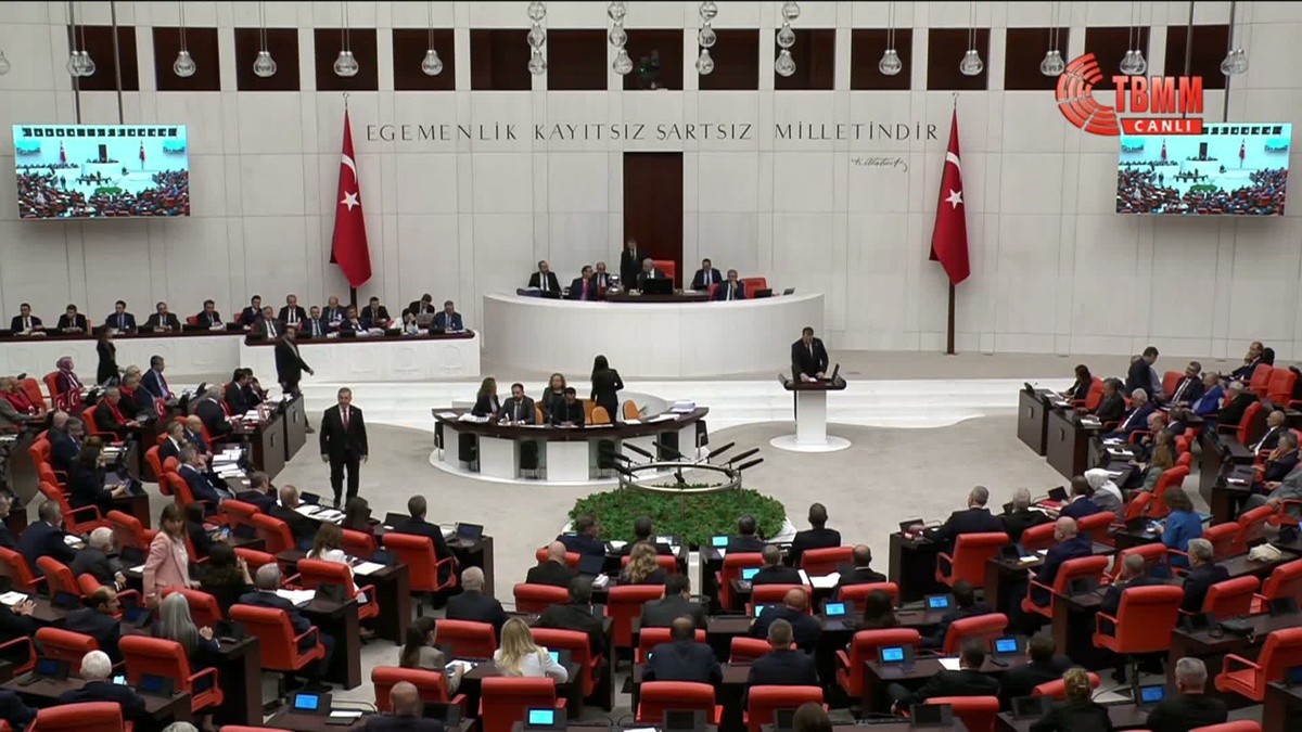 “Çerçeve Yasa” teklifi TBMM Genel Kurulu’nda… CHP\'li Salıcı: "Hep beraber güvenliği demokrasiyle, devleti yurttaşla, cumhuriyeti özgürlüklerle güçlendirelim"