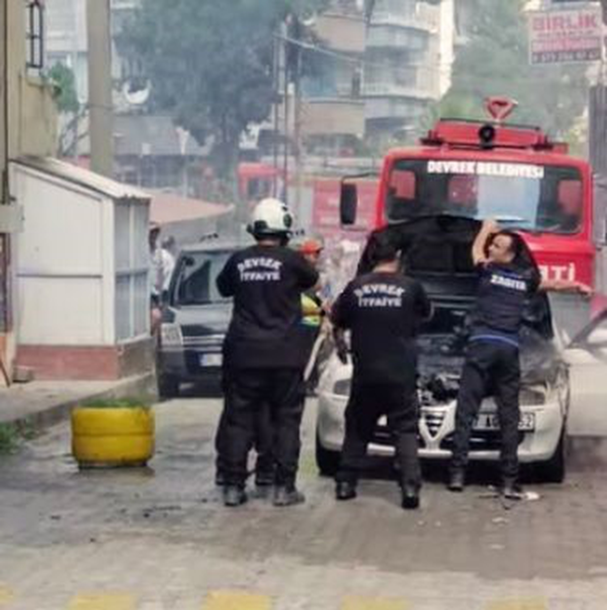 Devrek\'te Araç Yangını Kontrol Altına Alındı
