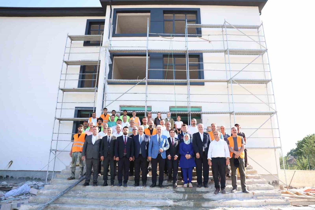 Dikmeli İlkokulu Yılına Hazırlanıyor