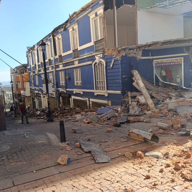 <a class='keyword-sd' href='/guney-amerika/' title='Güney Amerika'>Güney Amerika</a> ülkesinde 7.4 büyüklüğünde deprem! Tsunami uyarısı verildi