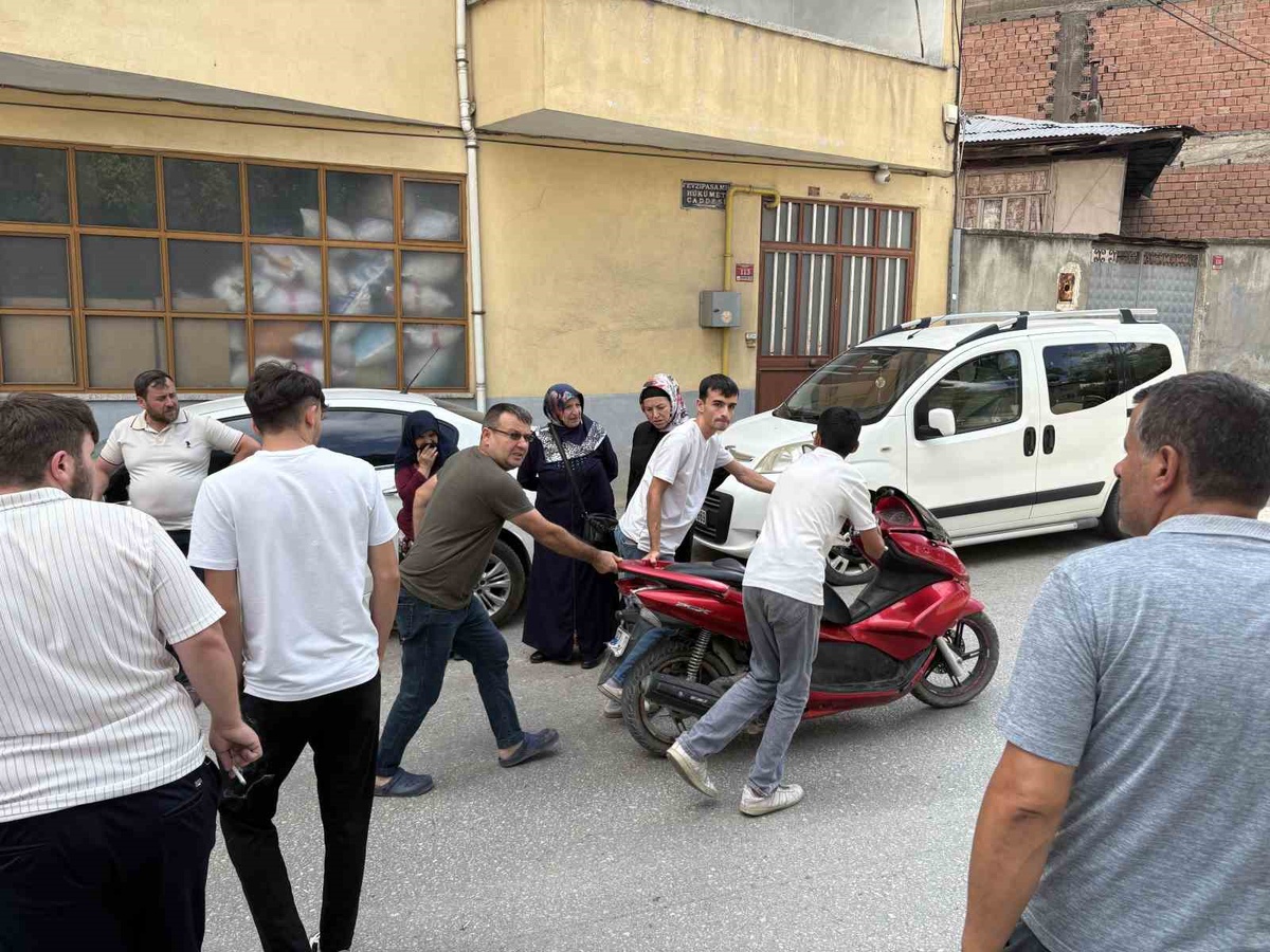 Tosya\'da Yaya ve Motosiklet Sürücüsü Yaralandı