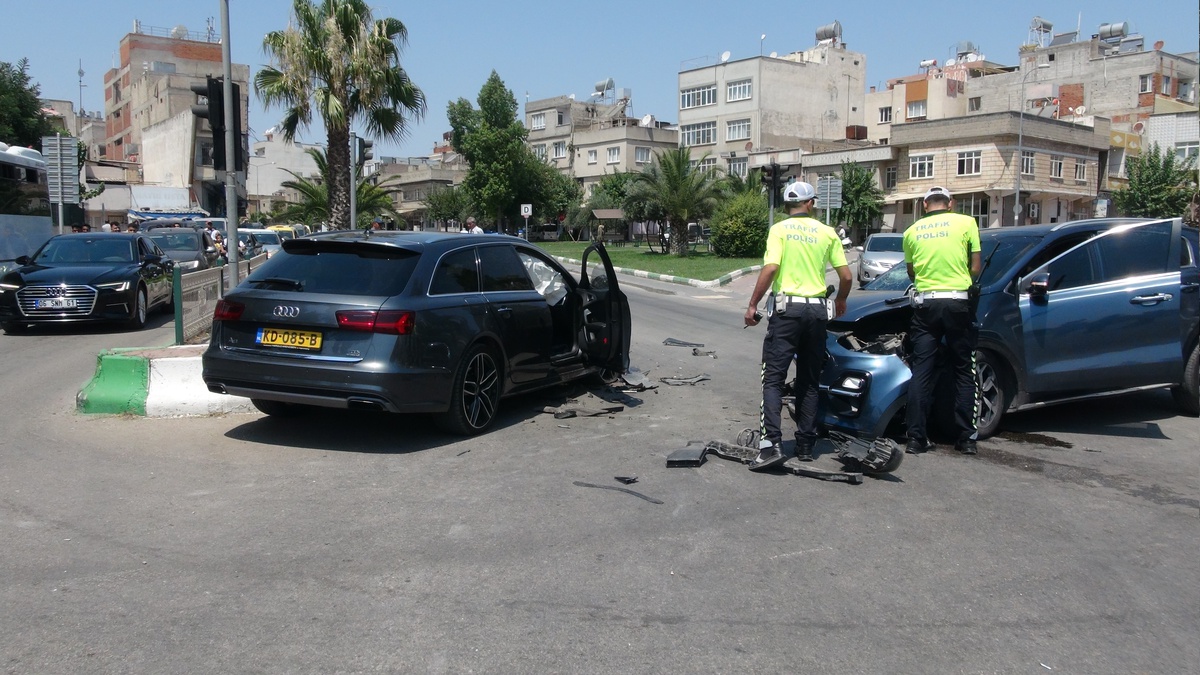Kilis\'te Trafik Kazası: 4 Yaralı