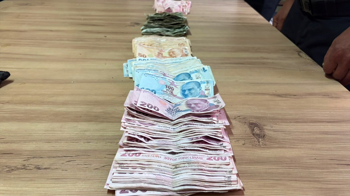 Dilenciden 25 Bin Lira Çıktı