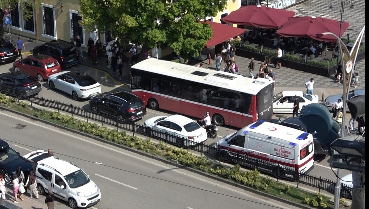Samsun\'da Trafik Kilitlendi