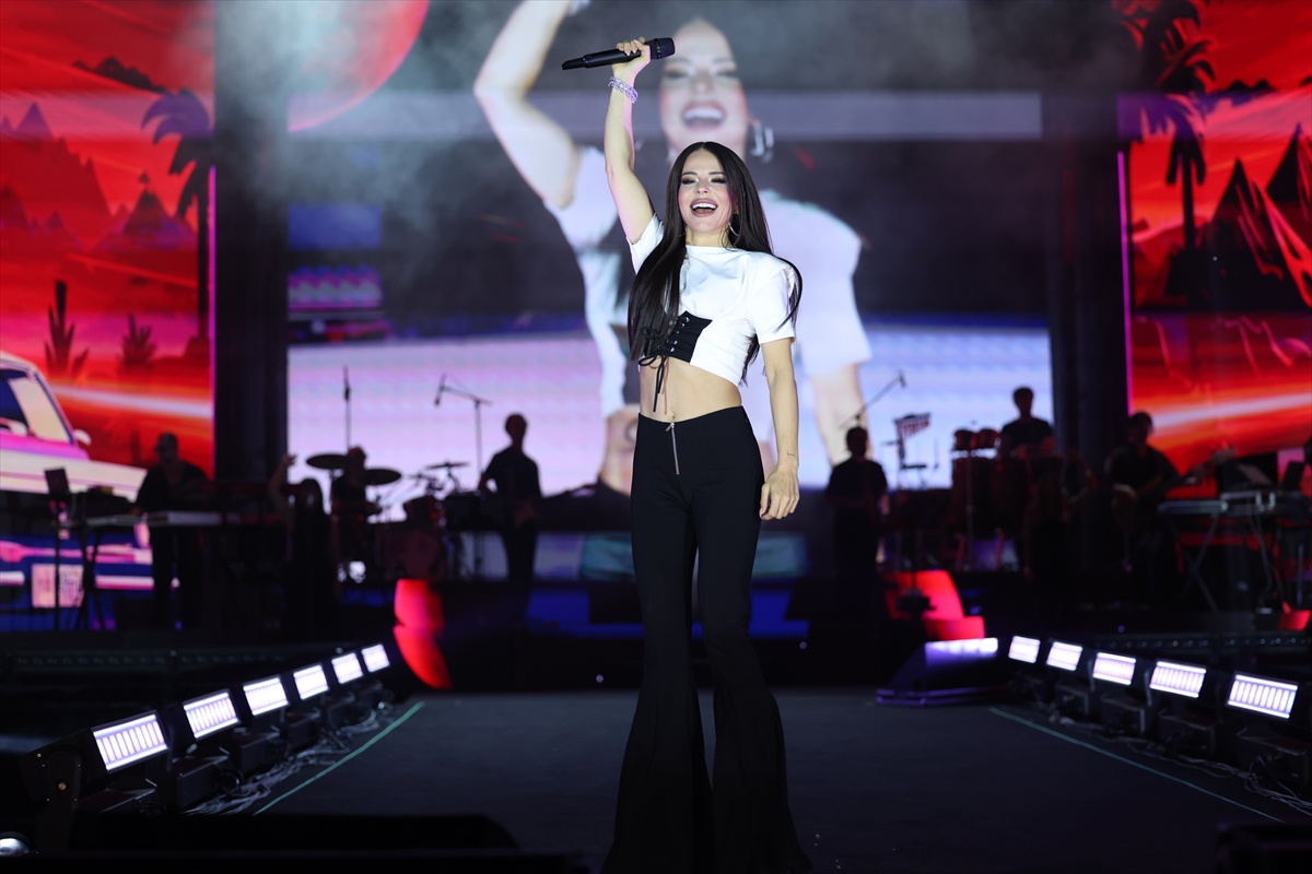 Simge Sağın Malatya Kültür Yolu Festivali\'nde Konser Verdi