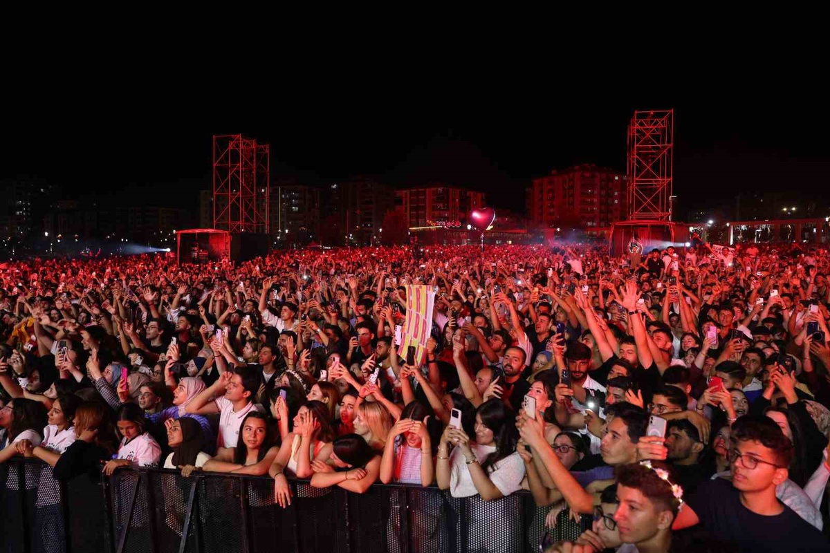 Malatya Festivali\'nde Simge Rüzgarı