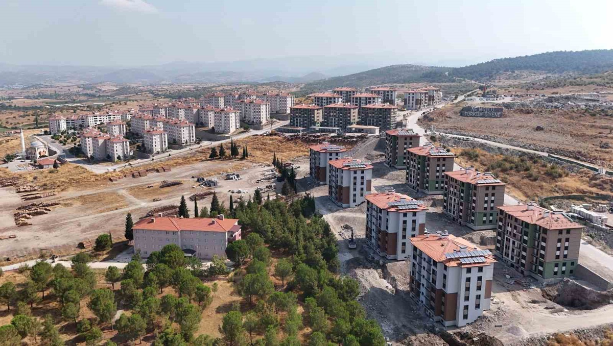 Sındırgı\'da Depremden Bir Yıl Sonra Yeniden İnşa