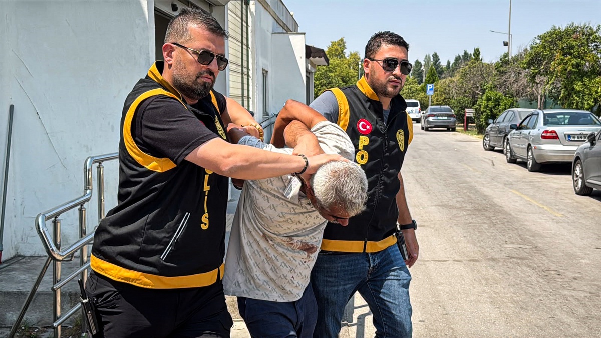 Adana\'da Eski Eşine Bıçakla Saldırdı
