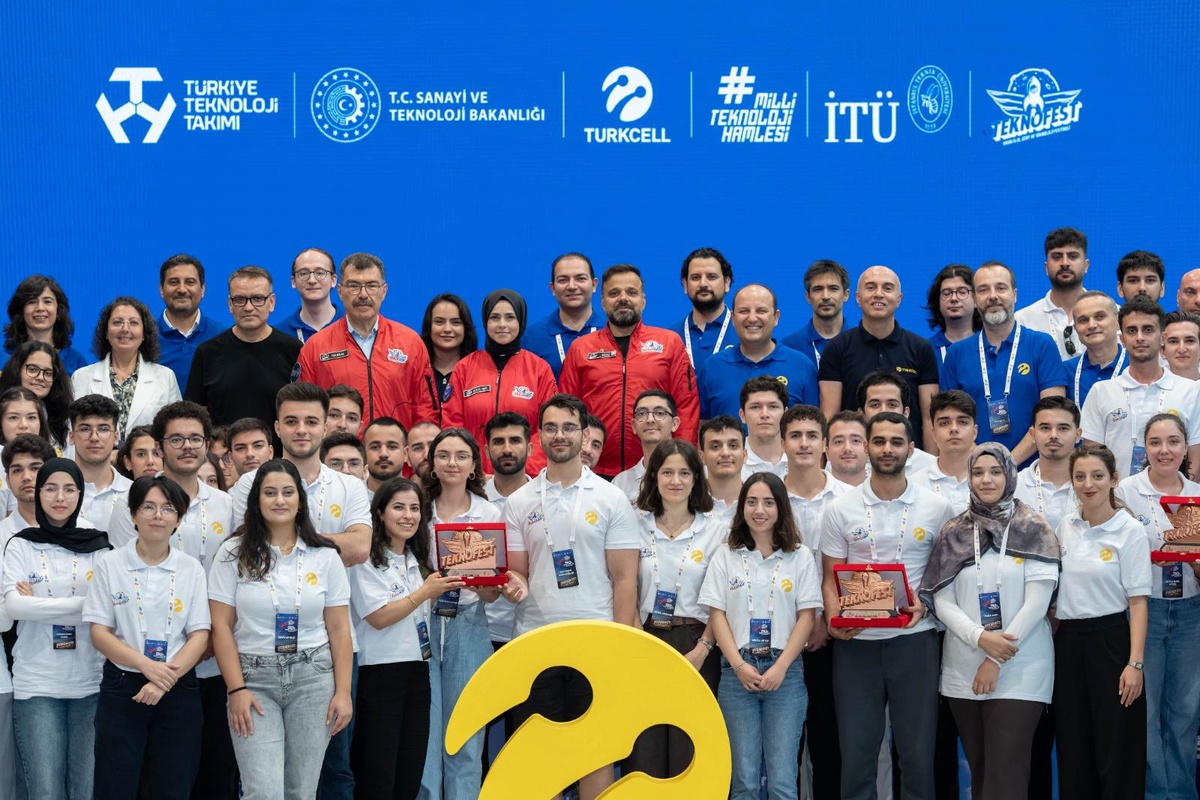 Turkcell ve TEKNOFEST\'in “5G ve Yapay Zekâ ile Akıllı Yol Güvenliği Yarışması”nda final heyecanı yaşandı