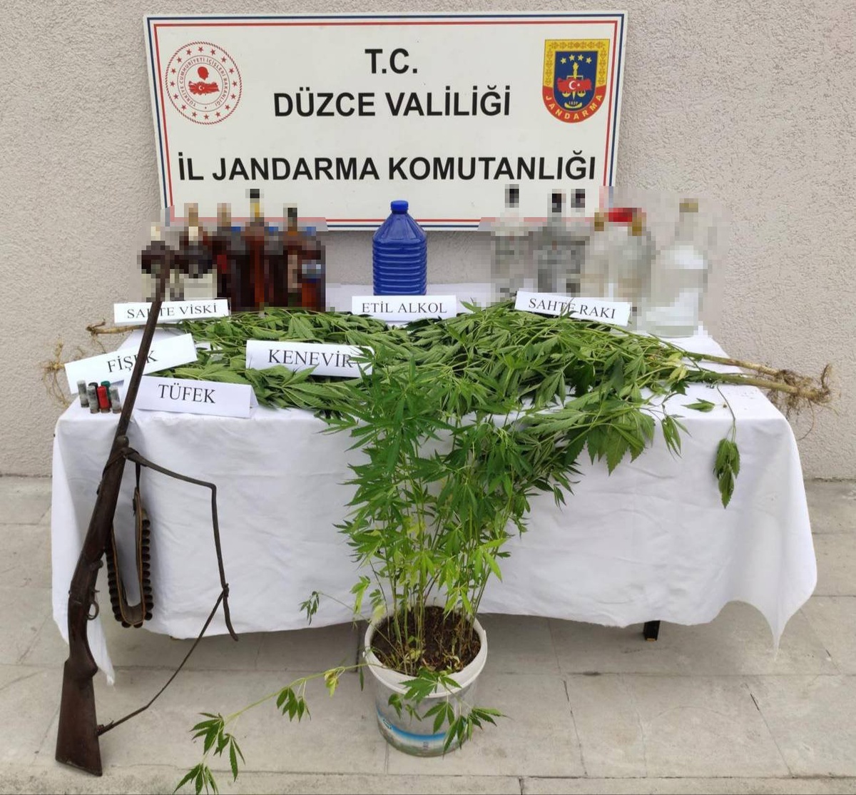 Düzce\'de Uyuşturucu Operasyonu: 2 Tutuklama