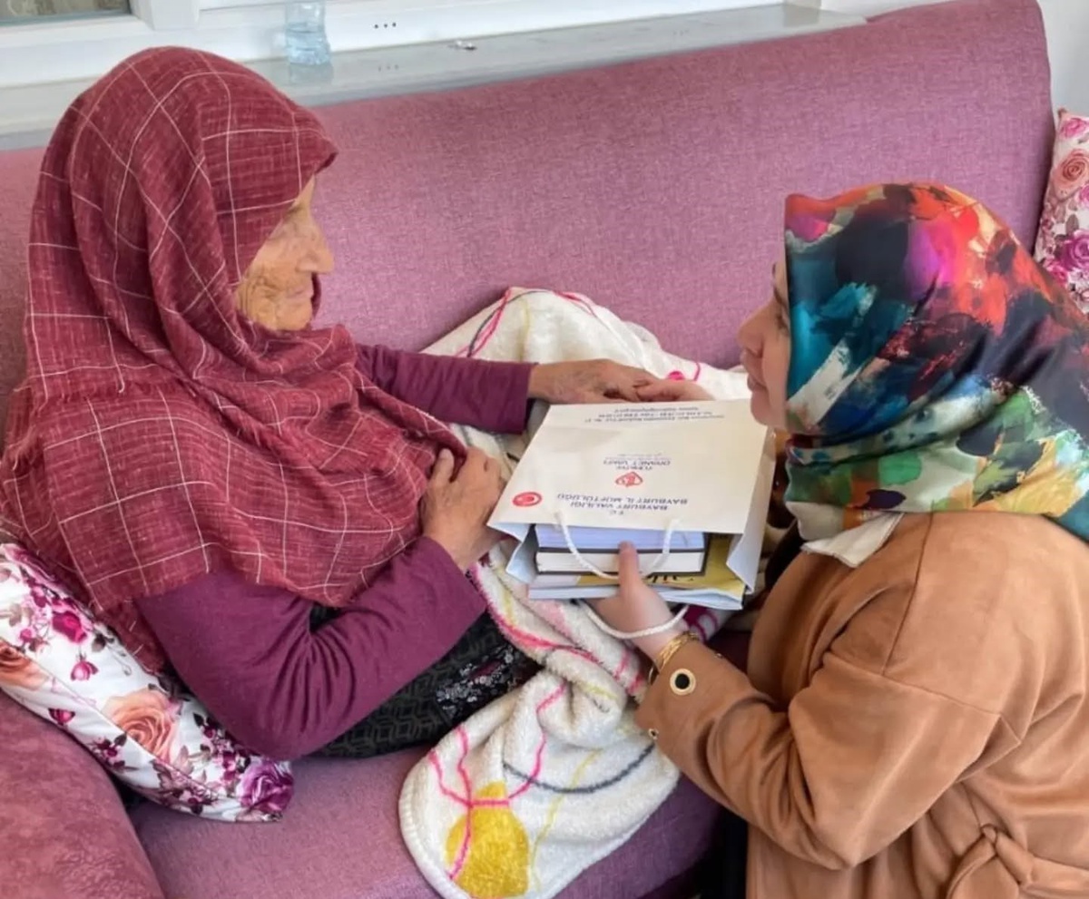 Öğrencilerden Büyüklerine Vefa Ziyareti