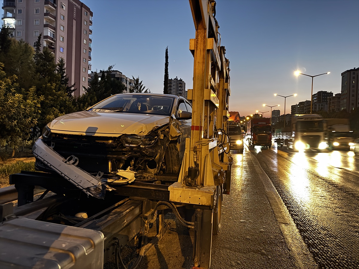 Adana\'da Zincirleme Trafik Kazası
