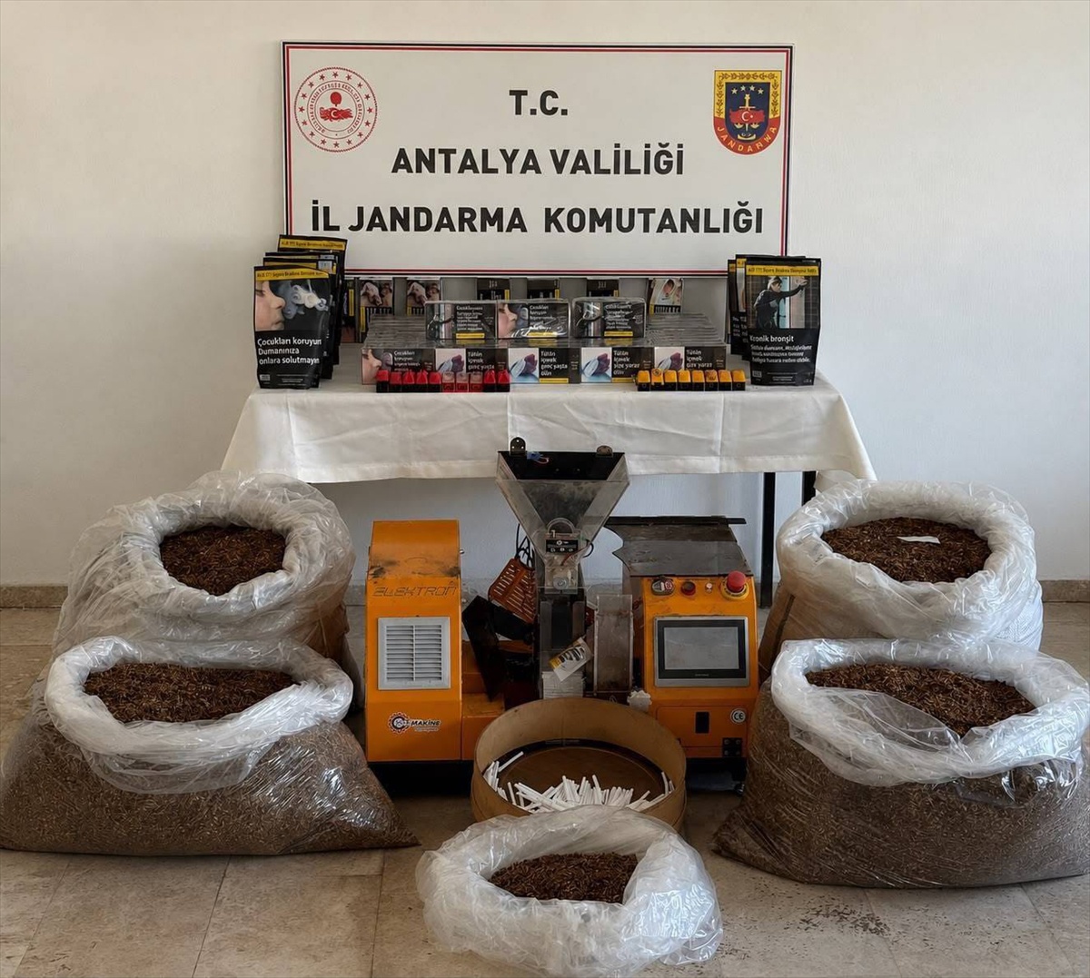 Döşemealtı\'nda Kaçak Tütün Operasyonu
