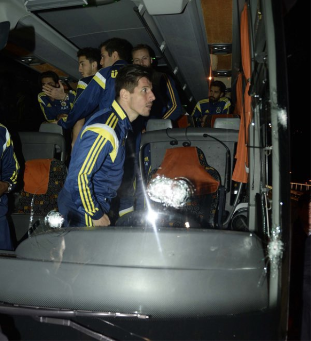 Bakan Gürlek açıkladı: Fenerbahçe otobüsü saldırısında 5 gözaltı kararı