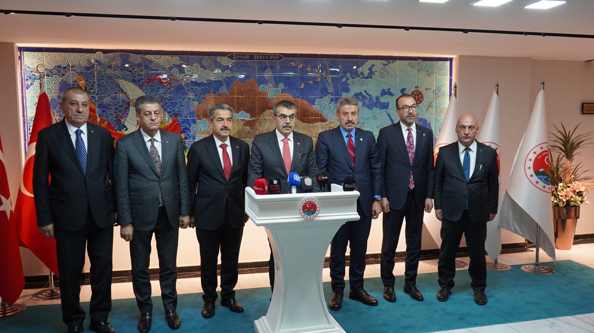 Bakan Tekin: Çerçeve yasa sürecine sadakatle sarılacağız