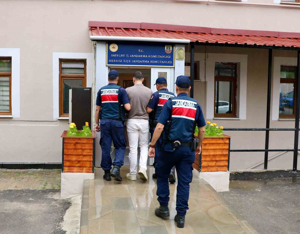 Firari Hükümlü Yol Kontrolünde Yakalandı