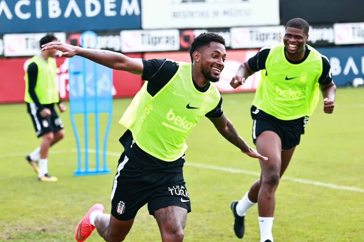 Beşiktaş, Hradec Kralove\'ye Hazırlanıyor