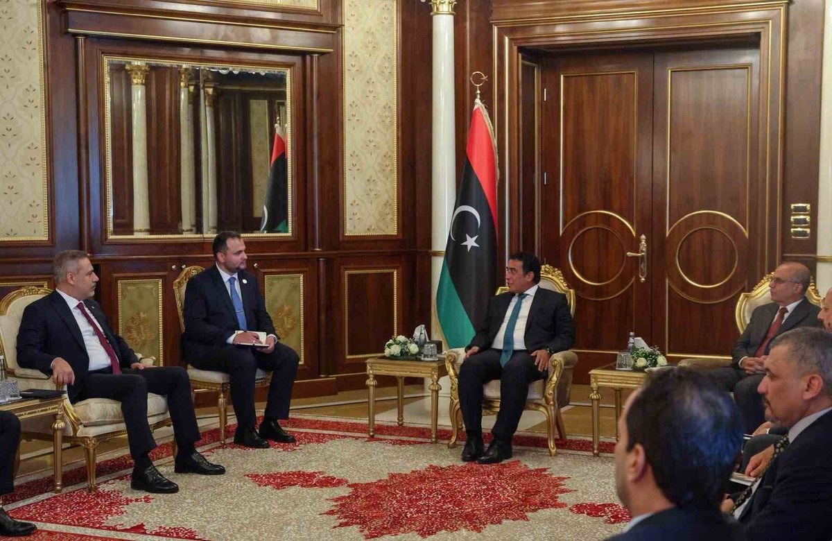 Hakan Fidan, Libya\'da El-Menfi ile Görüştü
