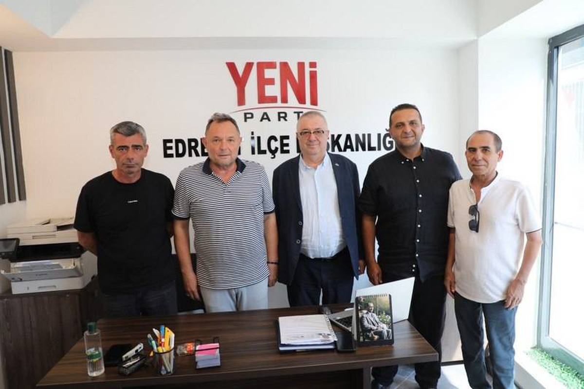 Edremit Belediye Başkanı Ertaş ve 19 meclis üyesi Yeni Parti\'ye katıldı