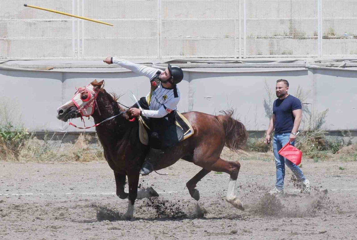 Erzurum’da Cirit Heyecanı Devam Ediyor
