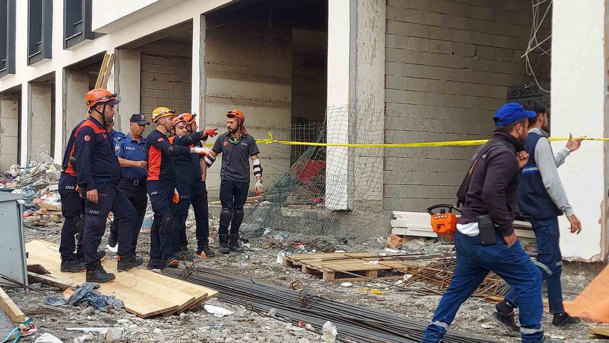 Erzurum\'da İnşaat Çöktü: 2 İşçi Yaralandı