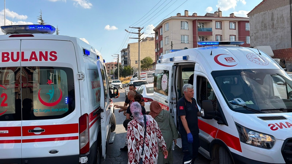 Eskişehir\'de Motosiklet-Otomobil Kazası
