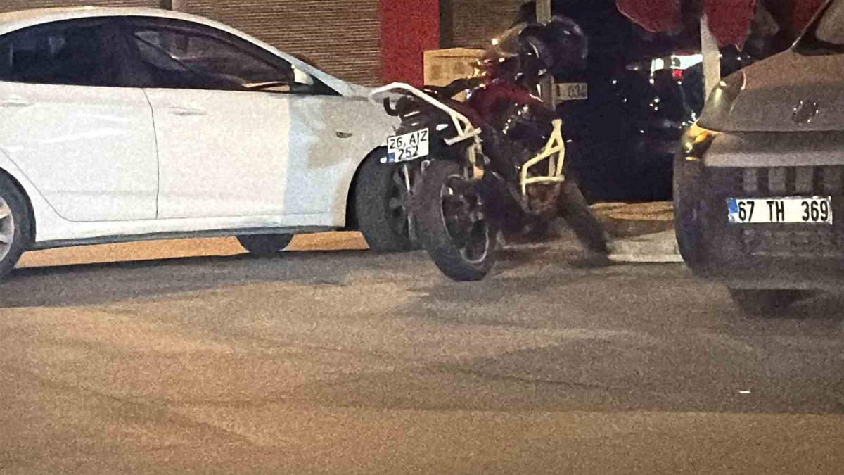Eskişehir\'de Motosiklet Kazası: 2 Yaralı