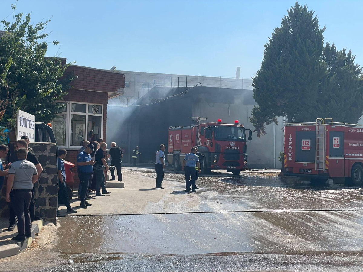 Gaziantep\'te Tekstil Fabrikasında Yangın
