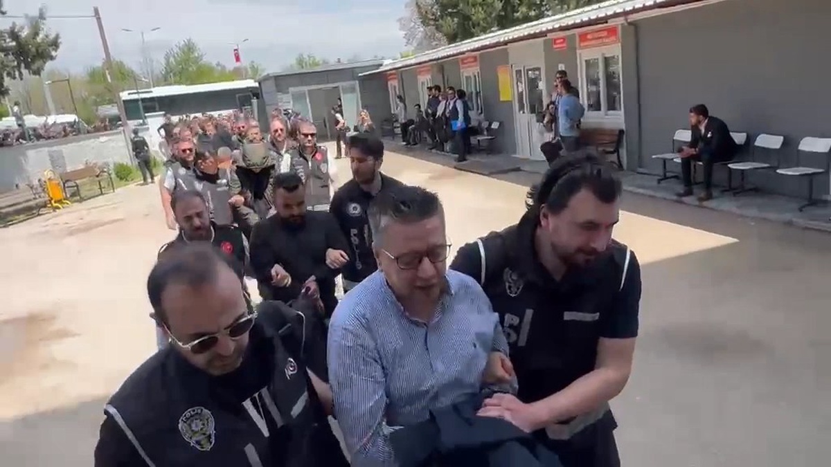 Halfeti\'de Yolsuzluk Operasyonunda 14 Kişi Tahliye Edildi